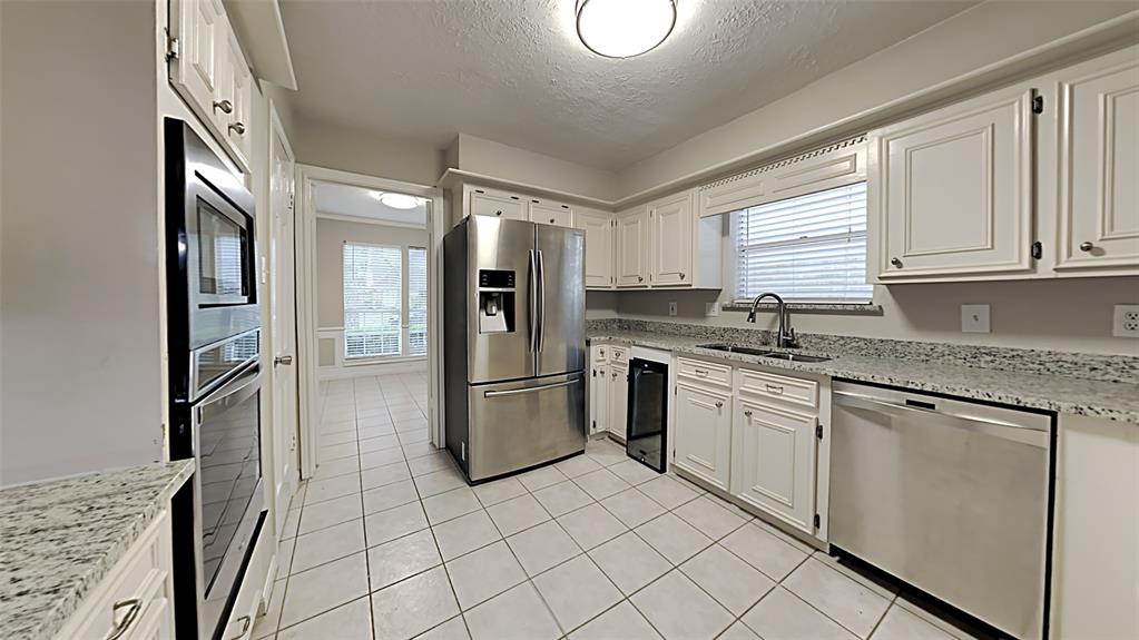 11406 2 Chevy Chase Drive, Houston, Texas 77077, 4 Bedrooms Bedrooms, 4 Rooms Rooms,2 BathroomsBathrooms,Single-family,For Sale,Chevy Chase,88057633