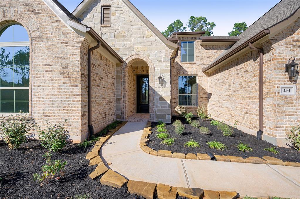 333 1 South Cadence Hills Loop, Willis, Texas 77318, 4 Bedrooms Bedrooms, 8 Rooms Rooms,3 BathroomsBathrooms,Single-family,For Sale,South Cadence Hills,77273576