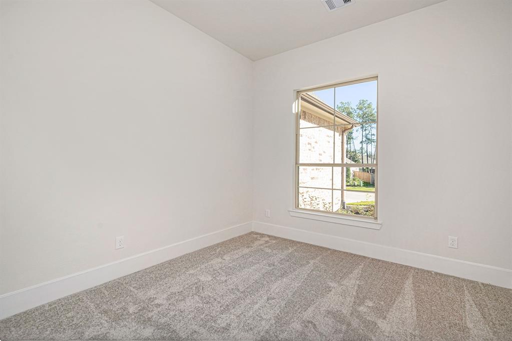 333 1 South Cadence Hills Loop, Willis, Texas 77318, 4 Bedrooms Bedrooms, 8 Rooms Rooms,3 BathroomsBathrooms,Single-family,For Sale,South Cadence Hills,77273576