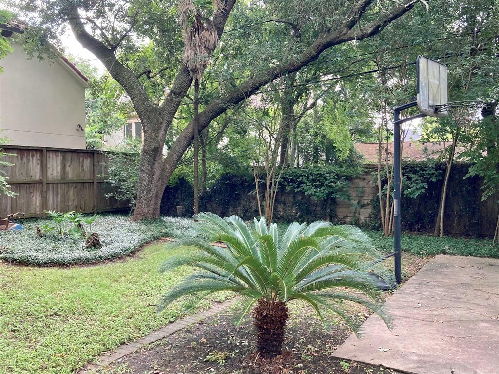 4805 1 Holly Street, Bellaire, Texas 77401, 2 Bedrooms Bedrooms, 6 Rooms Rooms,2 BathroomsBathrooms,Single-family,For Sale,Holly,20849795