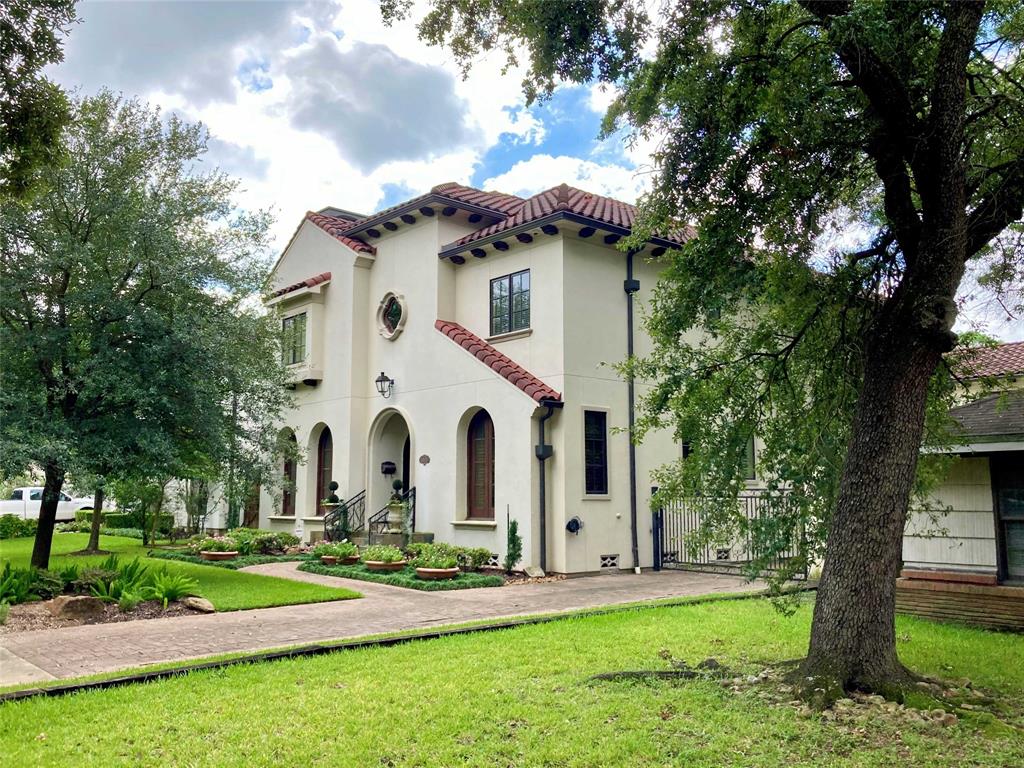 4805 1 Holly Street, Bellaire, Texas 77401, 2 Bedrooms Bedrooms, 6 Rooms Rooms,2 BathroomsBathrooms,Single-family,For Sale,Holly,20849795