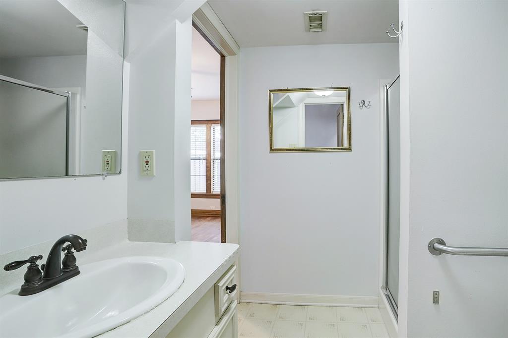 601 2 Gale Street, Houston, Texas 77009, 4 Bedrooms Bedrooms, 12 Rooms Rooms,3 BathroomsBathrooms,Single-family,For Sale,Gale,74954287