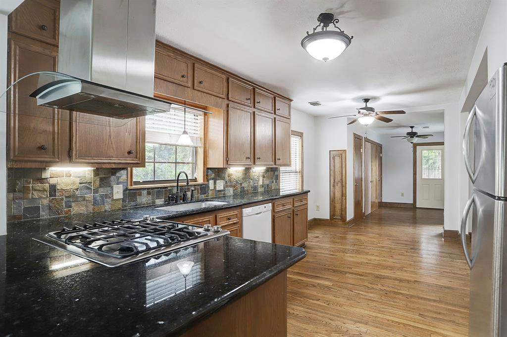 601 2 Gale Street, Houston, Texas 77009, 4 Bedrooms Bedrooms, 12 Rooms Rooms,3 BathroomsBathrooms,Single-family,For Sale,Gale,74954287