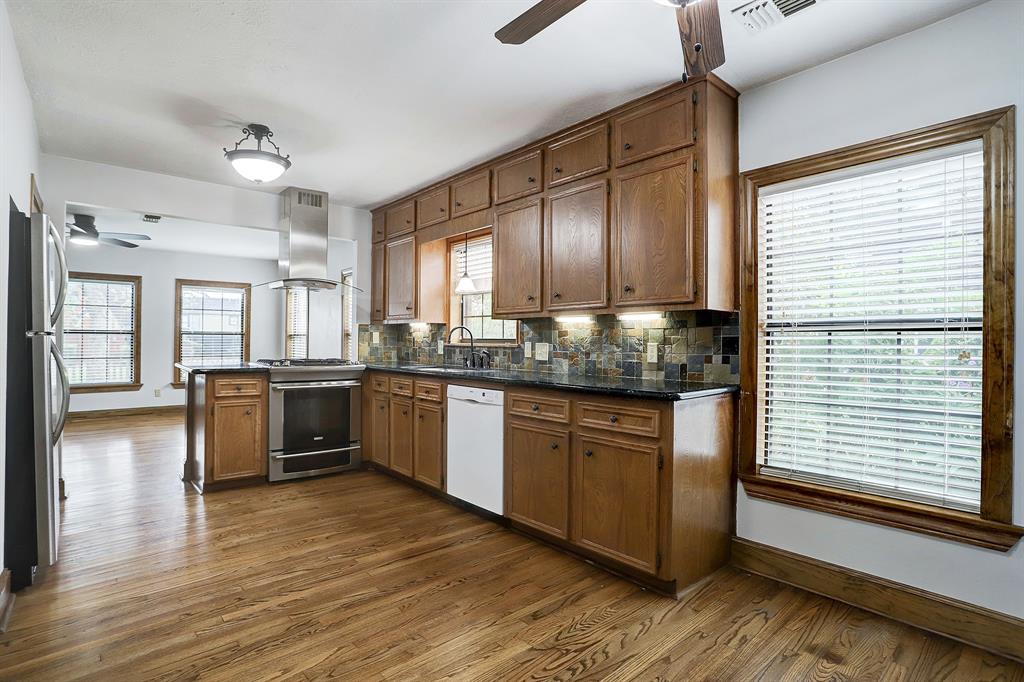 601 2 Gale Street, Houston, Texas 77009, 4 Bedrooms Bedrooms, 12 Rooms Rooms,3 BathroomsBathrooms,Single-family,For Sale,Gale,74954287