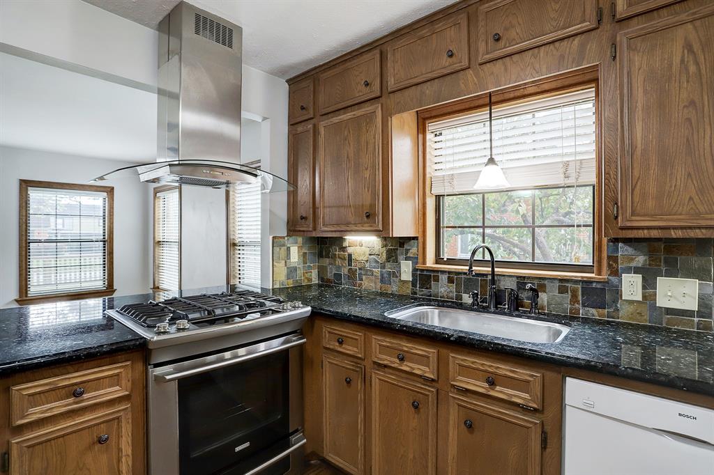 601 2 Gale Street, Houston, Texas 77009, 4 Bedrooms Bedrooms, 12 Rooms Rooms,3 BathroomsBathrooms,Single-family,For Sale,Gale,74954287