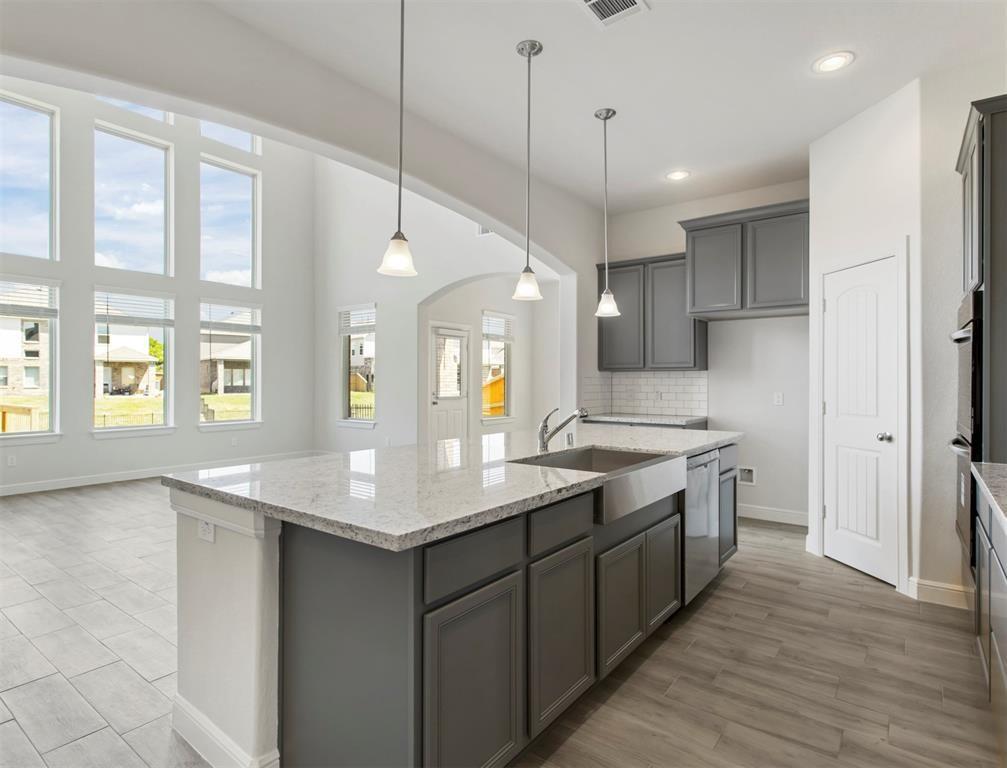 3235 2 Lake Shore Harbour Drive, Missouri City, Texas 77459, 5 Bedrooms Bedrooms, 10 Rooms Rooms,3 BathroomsBathrooms,Single-family,For Sale,Lake Shore Harbour,70827811