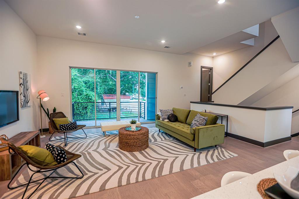2304 3 Johnson Street, Houston, Texas 77007, 3 Bedrooms Bedrooms, 3 Rooms Rooms,3 BathroomsBathrooms,Single-family,For Sale,Johnson,88859653