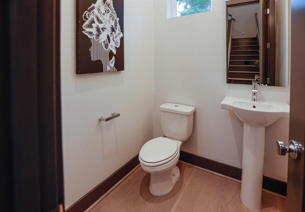 2304 3 Johnson Street, Houston, Texas 77007, 3 Bedrooms Bedrooms, 3 Rooms Rooms,3 BathroomsBathrooms,Single-family,For Sale,Johnson,88859653