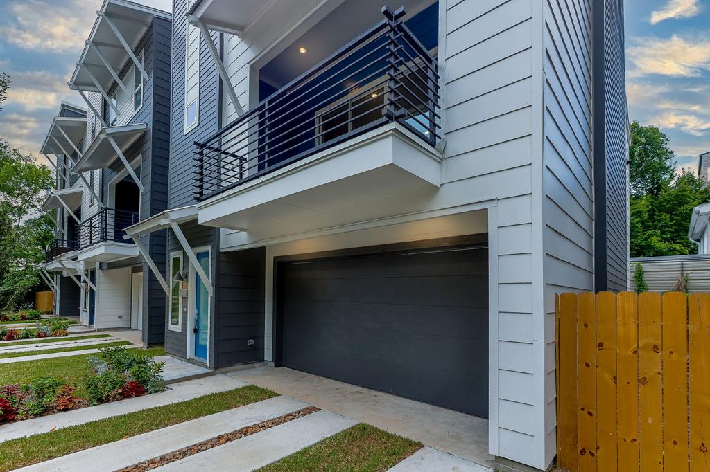 2304 3 Johnson Street, Houston, Texas 77007, 3 Bedrooms Bedrooms, 3 Rooms Rooms,3 BathroomsBathrooms,Single-family,For Sale,Johnson,88859653