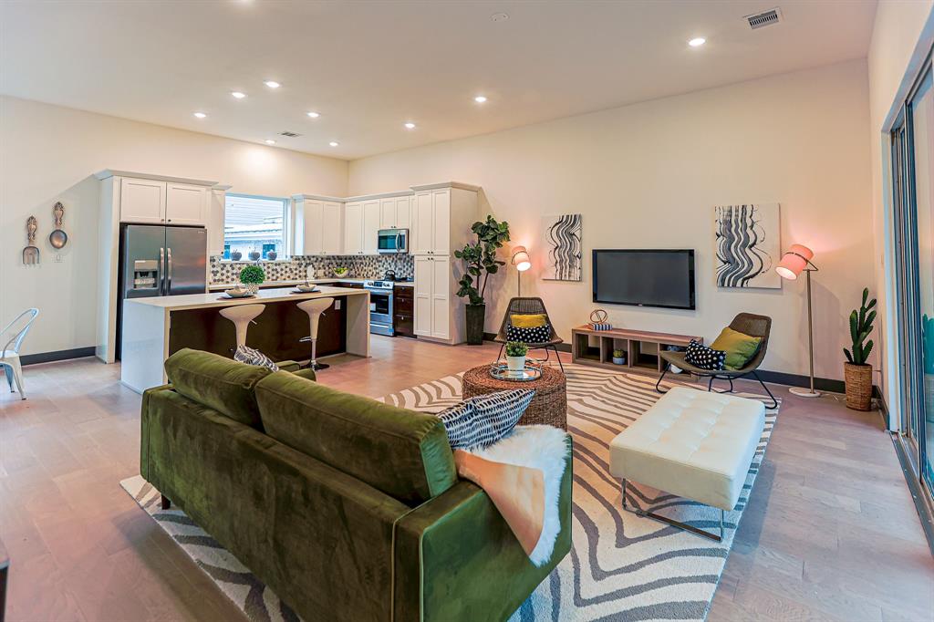 2304 3 Johnson Street, Houston, Texas 77007, 3 Bedrooms Bedrooms, 3 Rooms Rooms,3 BathroomsBathrooms,Single-family,For Sale,Johnson,88859653