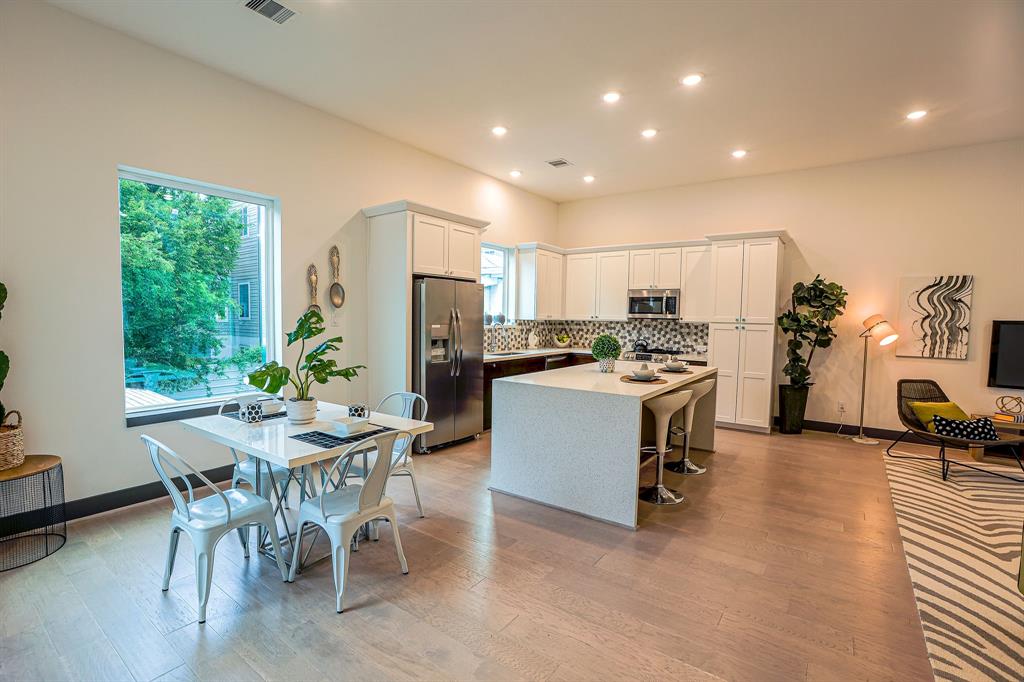 2304 3 Johnson Street, Houston, Texas 77007, 3 Bedrooms Bedrooms, 3 Rooms Rooms,3 BathroomsBathrooms,Single-family,For Sale,Johnson,88859653