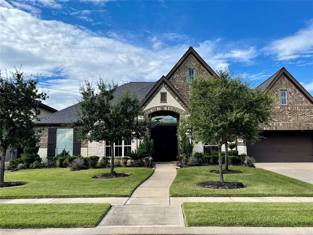 Homes For Sale zoned to Woodcreek Junior High School Katy ISD