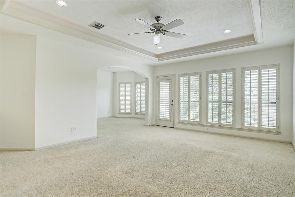 5315 3 Saint George Square Lane, Houston, Texas 77056, 3 Bedrooms Bedrooms, 7 Rooms Rooms,3 BathroomsBathrooms,Single-family,For Sale,Saint George Square,54672945