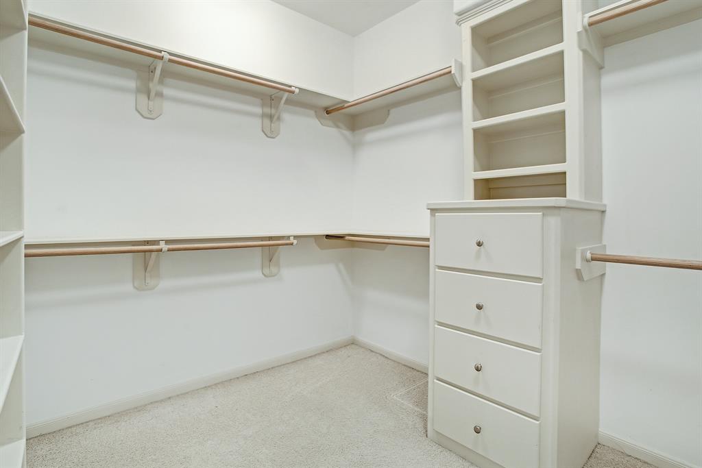 5315 3 Saint George Square Lane, Houston, Texas 77056, 3 Bedrooms Bedrooms, 7 Rooms Rooms,3 BathroomsBathrooms,Single-family,For Sale,Saint George Square,54672945