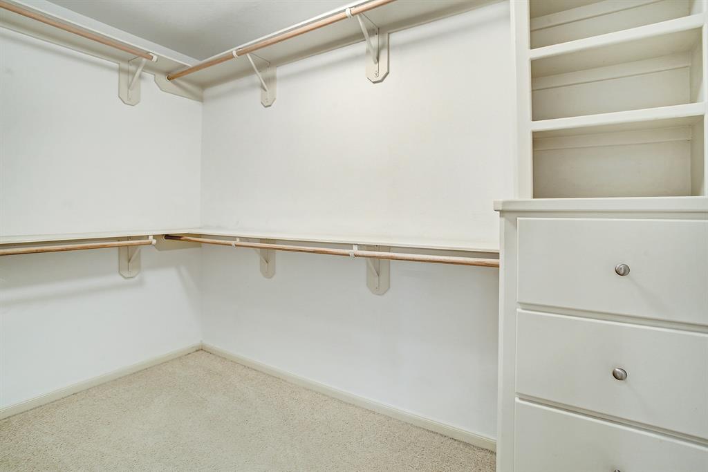 5315 3 Saint George Square Lane, Houston, Texas 77056, 3 Bedrooms Bedrooms, 7 Rooms Rooms,3 BathroomsBathrooms,Single-family,For Sale,Saint George Square,54672945