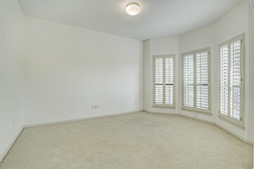 5315 3 Saint George Square Lane, Houston, Texas 77056, 3 Bedrooms Bedrooms, 7 Rooms Rooms,3 BathroomsBathrooms,Single-family,For Sale,Saint George Square,54672945