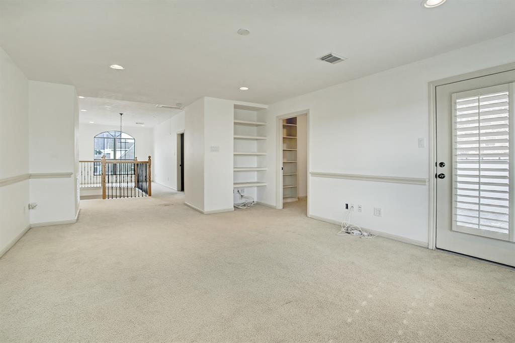 5315 3 Saint George Square Lane, Houston, Texas 77056, 3 Bedrooms Bedrooms, 7 Rooms Rooms,3 BathroomsBathrooms,Single-family,For Sale,Saint George Square,54672945