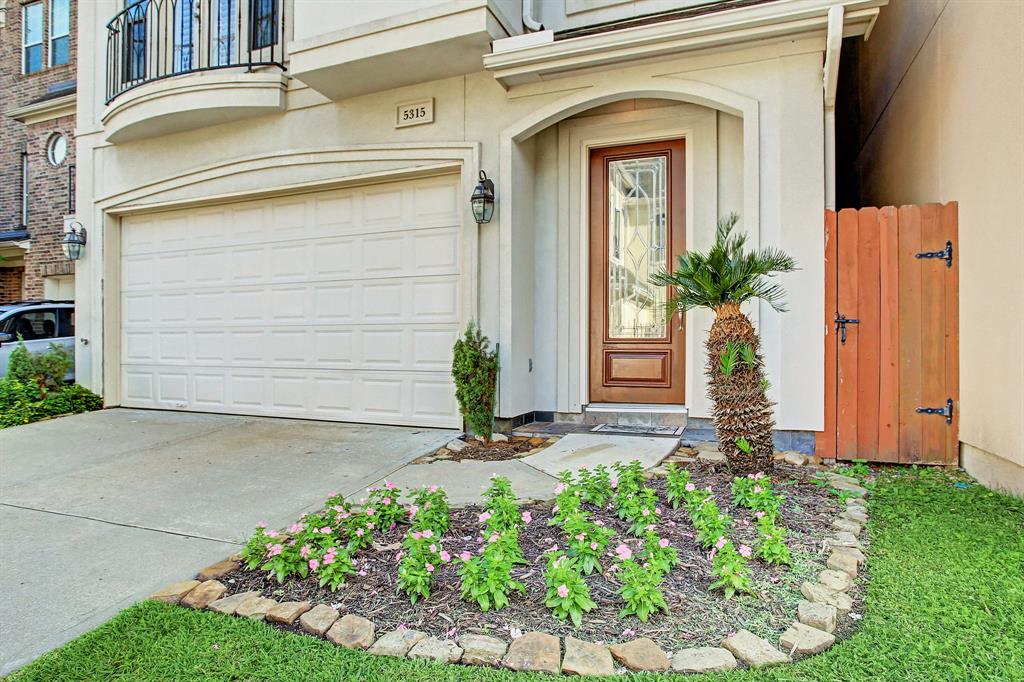5315 3 Saint George Square Lane, Houston, Texas 77056, 3 Bedrooms Bedrooms, 7 Rooms Rooms,3 BathroomsBathrooms,Single-family,For Sale,Saint George Square,54672945