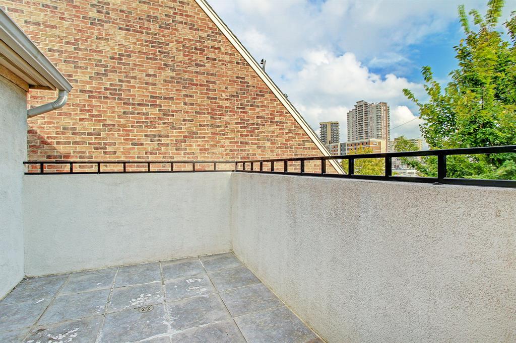 5315 3 Saint George Square Lane, Houston, Texas 77056, 3 Bedrooms Bedrooms, 7 Rooms Rooms,3 BathroomsBathrooms,Single-family,For Sale,Saint George Square,54672945