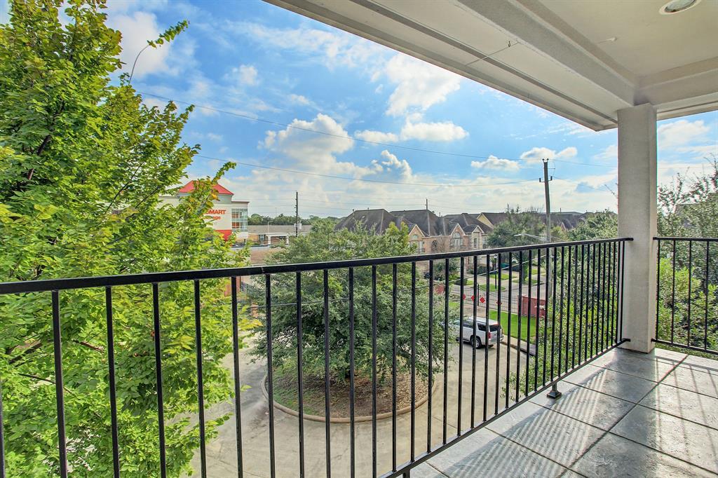 5315 3 Saint George Square Lane, Houston, Texas 77056, 3 Bedrooms Bedrooms, 7 Rooms Rooms,3 BathroomsBathrooms,Single-family,For Sale,Saint George Square,54672945