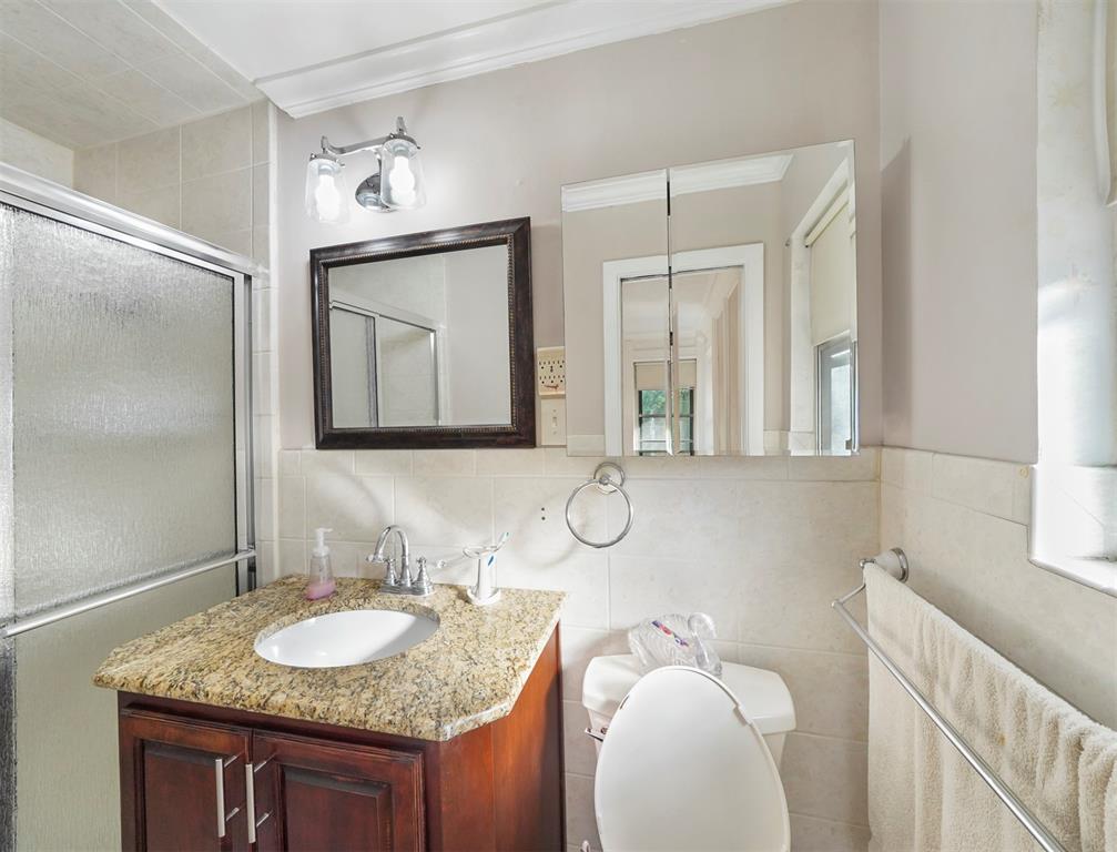5150 1 Bellfort Street, Houston, Texas 77035, 3 Bedrooms Bedrooms, 3 Rooms Rooms,2 BathroomsBathrooms,Single-family,For Sale,Bellfort,76568487