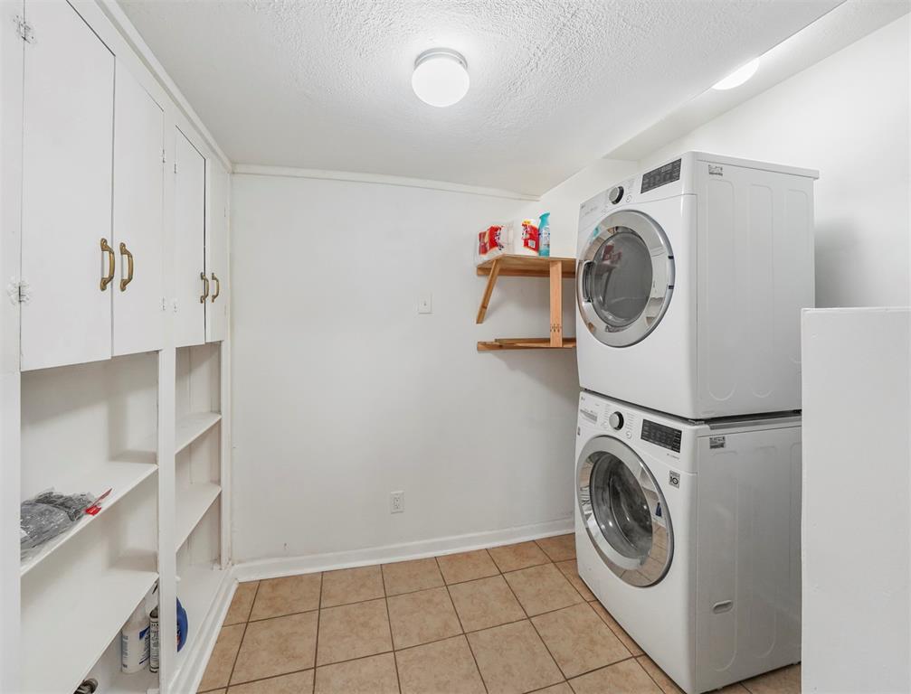 5150 1 Bellfort Street, Houston, Texas 77035, 3 Bedrooms Bedrooms, 3 Rooms Rooms,2 BathroomsBathrooms,Single-family,For Sale,Bellfort,76568487