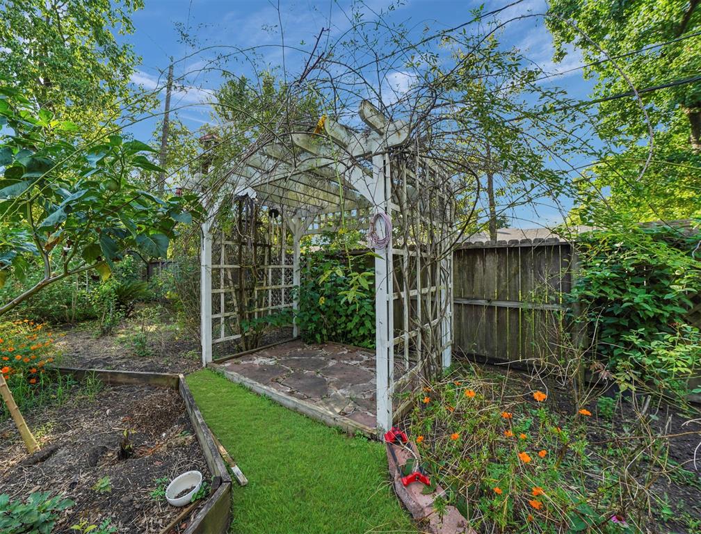5150 1 Bellfort Street, Houston, Texas 77035, 3 Bedrooms Bedrooms, 3 Rooms Rooms,2 BathroomsBathrooms,Single-family,For Sale,Bellfort,76568487