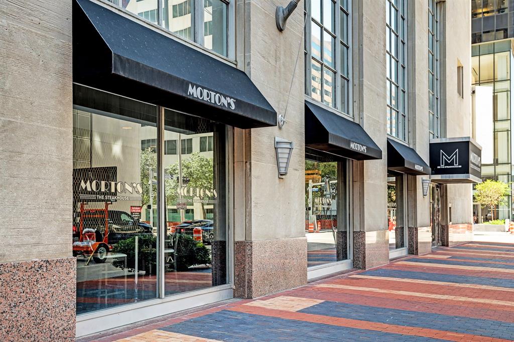 917 Main Street, Houston, Texas 77002, 2 Bedrooms Bedrooms, 4 Rooms Rooms,2 BathroomsBathrooms,Mid/hi-rise Condo,For Sale,KIRBY LOFTS,Main,86504299
