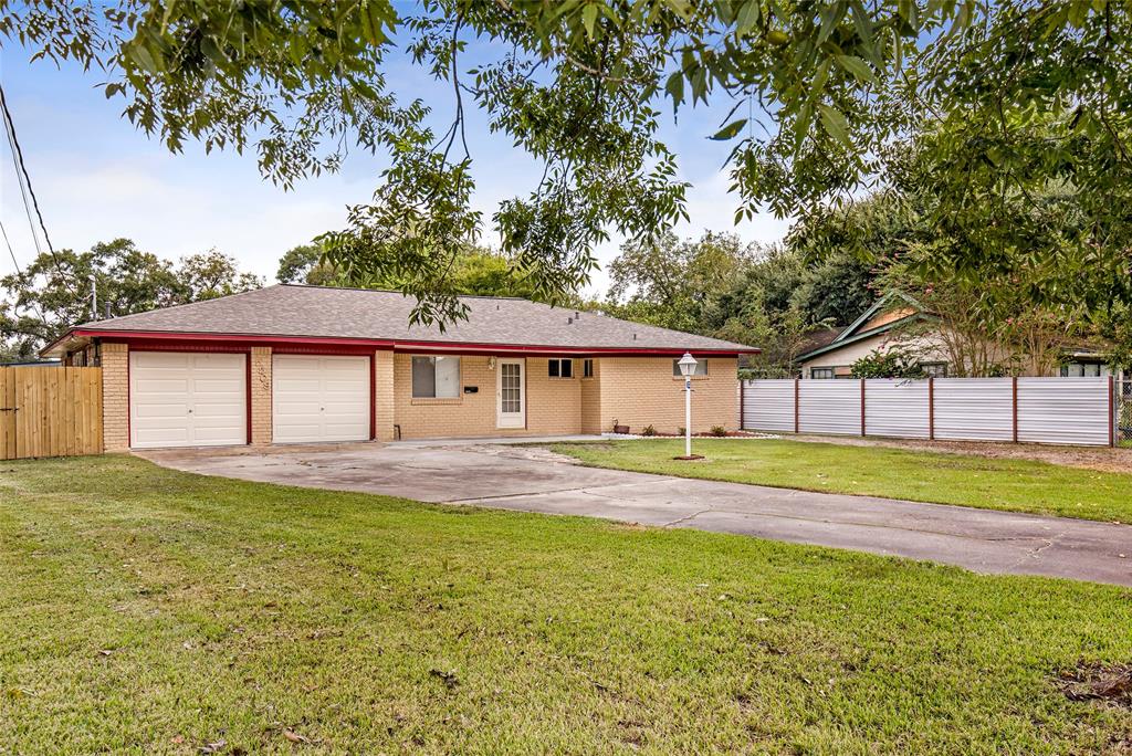 15509 1 Brentwood Street, Channelview, Texas 77530, 4 Bedrooms Bedrooms, 7 Rooms Rooms,2 BathroomsBathrooms,Single-family,For Sale,Brentwood,86964418