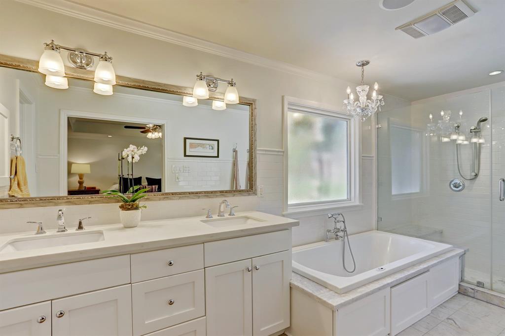5218 1 Carew Street, Houston, Texas 77096, 4 Bedrooms Bedrooms, 9 Rooms Rooms,3 BathroomsBathrooms,Single-family,For Sale,Carew,53363135