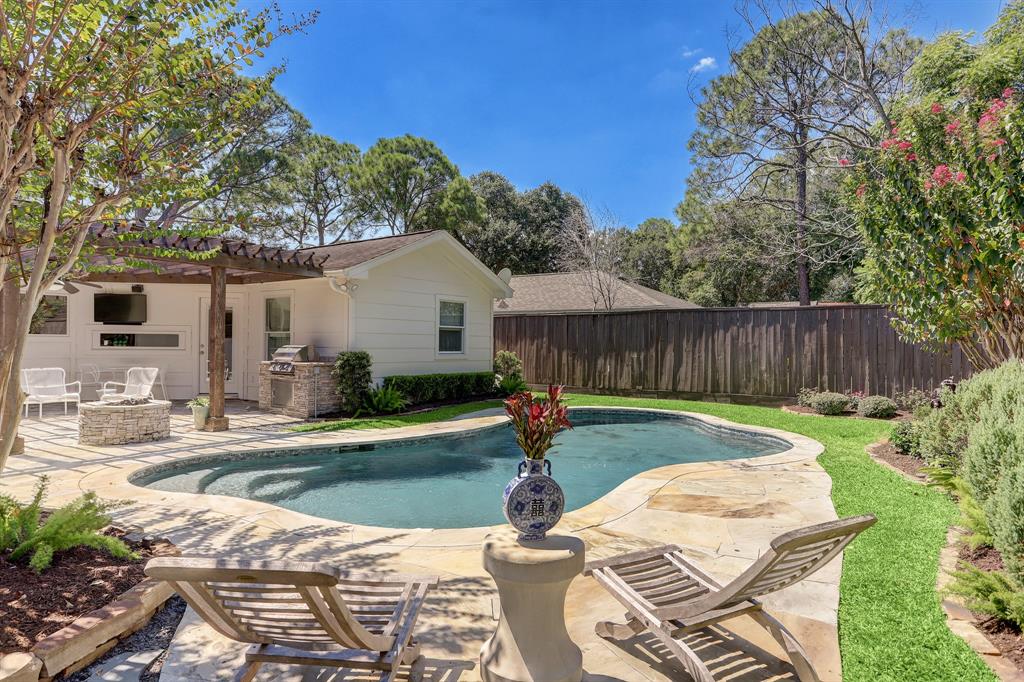 5218 1 Carew Street, Houston, Texas 77096, 4 Bedrooms Bedrooms, 9 Rooms Rooms,3 BathroomsBathrooms,Single-family,For Sale,Carew,53363135