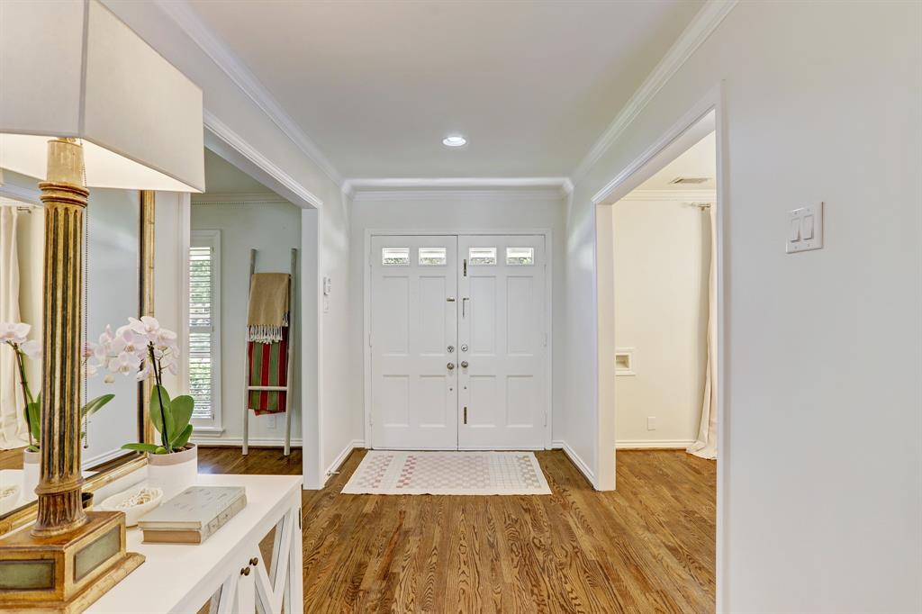 5218 1 Carew Street, Houston, Texas 77096, 4 Bedrooms Bedrooms, 9 Rooms Rooms,3 BathroomsBathrooms,Single-family,For Sale,Carew,53363135
