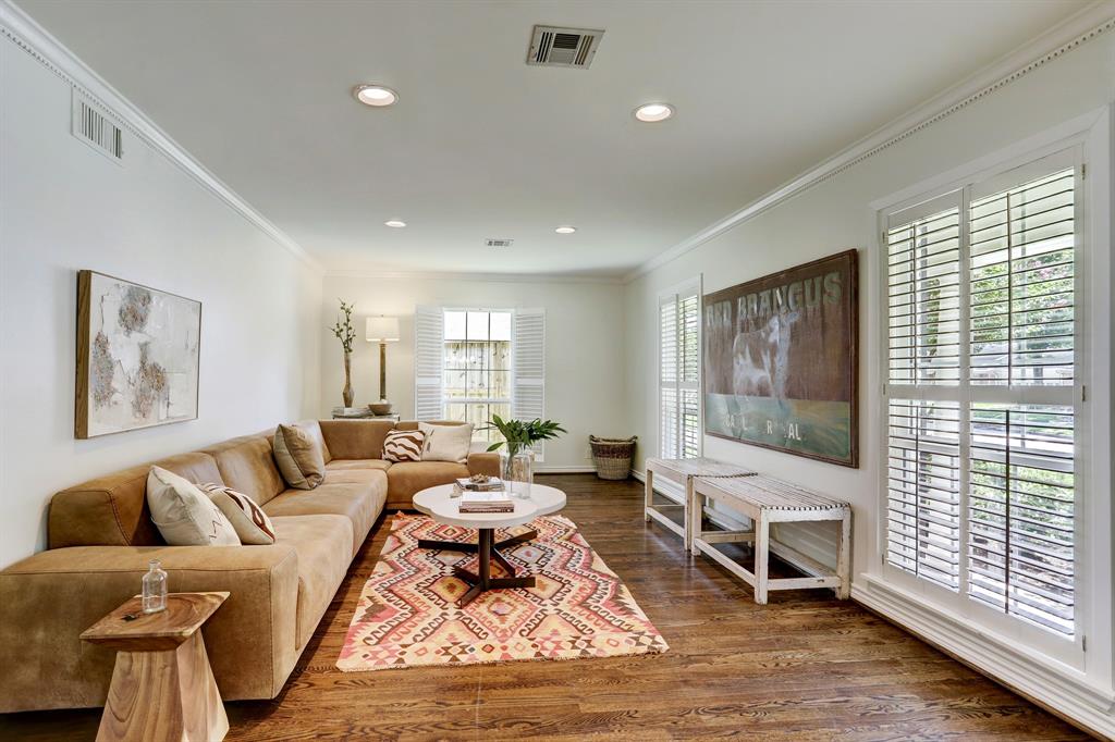 5218 1 Carew Street, Houston, Texas 77096, 4 Bedrooms Bedrooms, 9 Rooms Rooms,3 BathroomsBathrooms,Single-family,For Sale,Carew,53363135