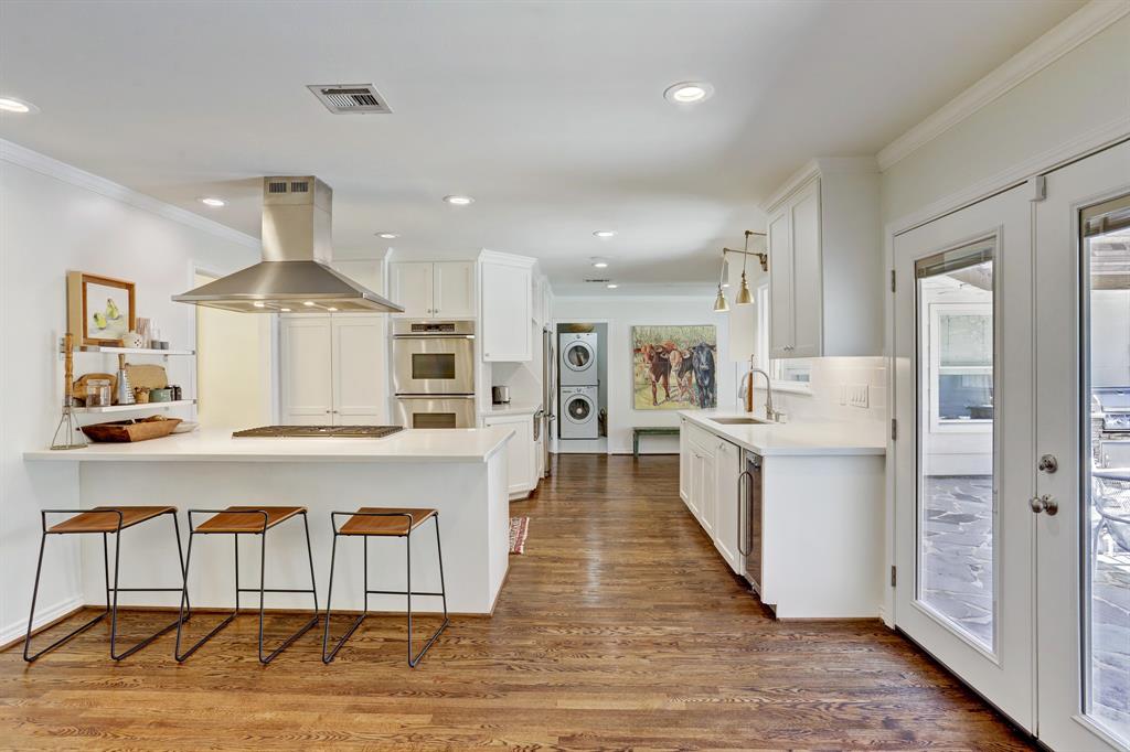 5218 1 Carew Street, Houston, Texas 77096, 4 Bedrooms Bedrooms, 9 Rooms Rooms,3 BathroomsBathrooms,Single-family,For Sale,Carew,53363135