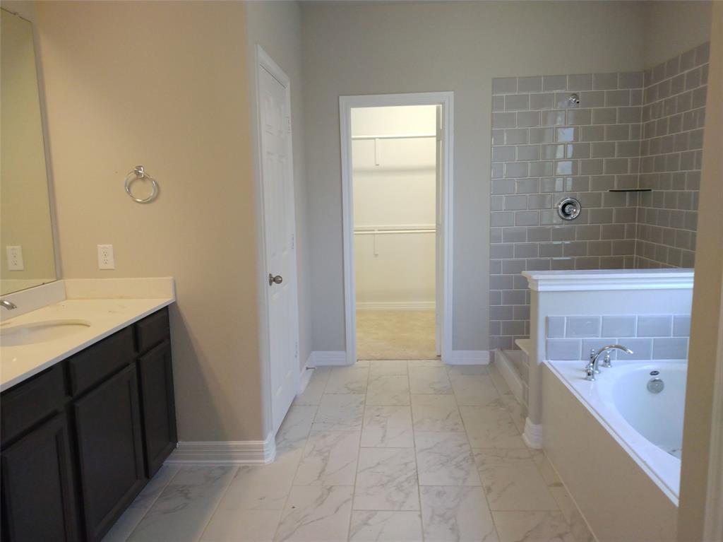 2618 2 Tumlinson Drive, Fresno, Texas 77545, 4 Bedrooms Bedrooms, 13 Rooms Rooms,3 BathroomsBathrooms,Single-family,For Sale,Tumlinson,75506500