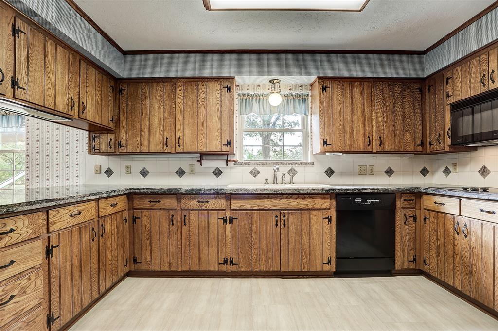 2150 2 Meadowlark Lane, League City, Texas 77573, 3 Bedrooms Bedrooms, 12 Rooms Rooms,2 BathroomsBathrooms,Single-family,For Sale,Meadowlark,56239224