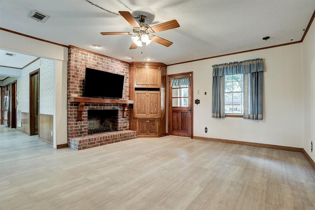 2150 2 Meadowlark Lane, League City, Texas 77573, 3 Bedrooms Bedrooms, 12 Rooms Rooms,2 BathroomsBathrooms,Single-family,For Sale,Meadowlark,56239224