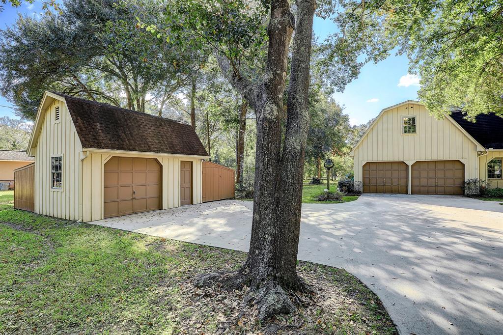 2150 2 Meadowlark Lane, League City, Texas 77573, 3 Bedrooms Bedrooms, 12 Rooms Rooms,2 BathroomsBathrooms,Single-family,For Sale,Meadowlark,56239224