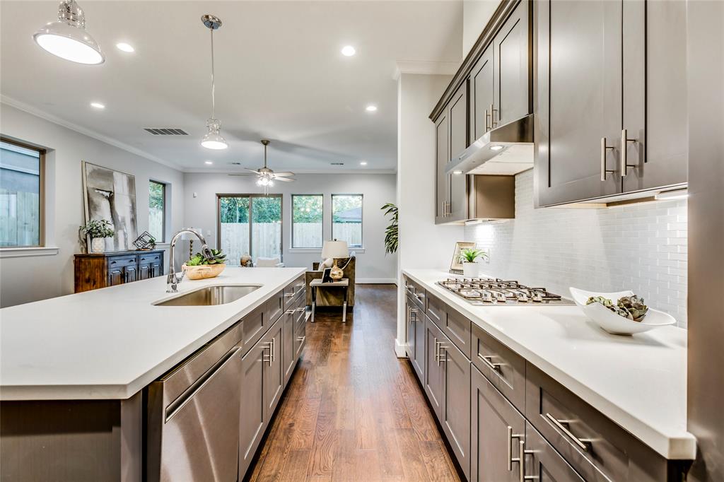 4718 3 MERWIN Street, Houston, Texas 77027, 4 Bedrooms Bedrooms, 14 Rooms Rooms,3 BathroomsBathrooms,Single-family,For Sale,MERWIN,77507827
