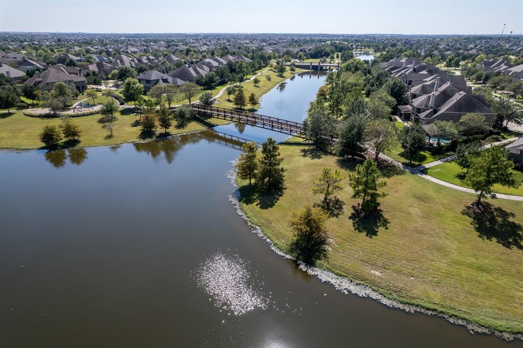 19310 2 Long Haven Drive, Cypress, Texas 77433, 5 Bedrooms Bedrooms, 10 Rooms Rooms,5 BathroomsBathrooms,Single-family,For Sale,Long Haven,11079655