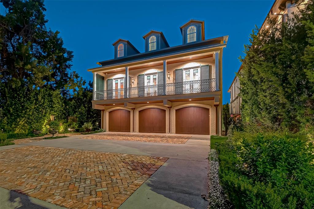 207 2 Blue Point Road, Clear Lake Shores, Texas 77565, 4 Bedrooms Bedrooms, 12 Rooms Rooms,4 BathroomsBathrooms,Single-family,For Sale,Blue Point,86676972