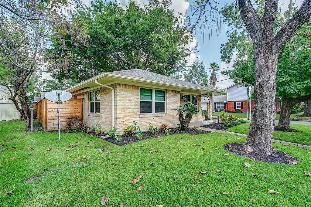 1003 1 14th Street, Houston, Texas 77009, 2 Bedrooms Bedrooms, 5 Rooms Rooms,2 BathroomsBathrooms,Single-family,For Sale,14th,94635894