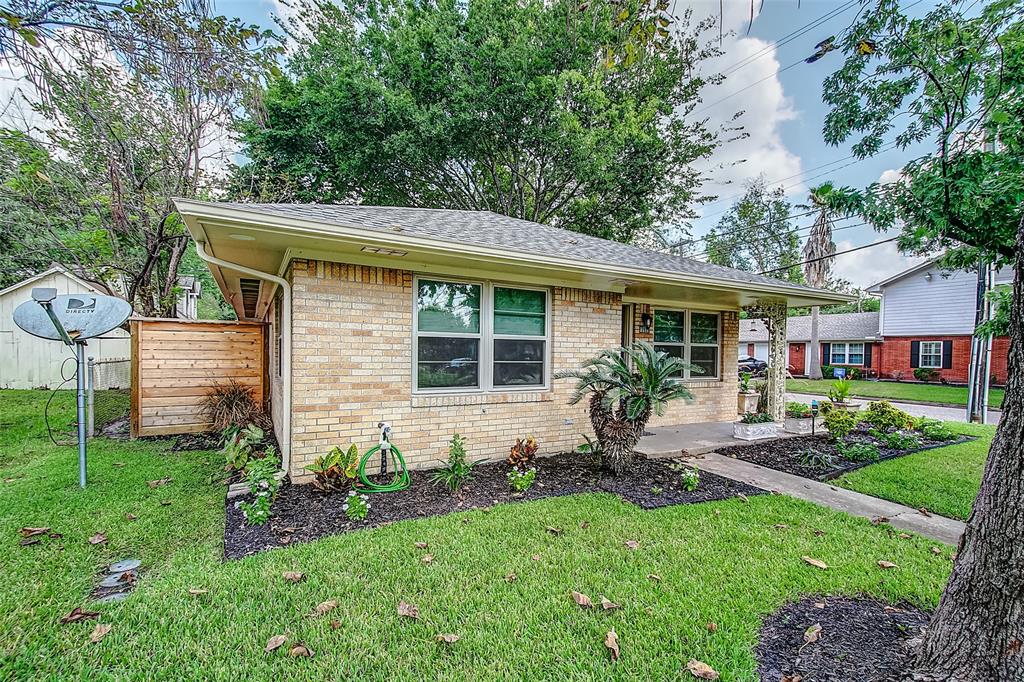 1003 1 14th Street, Houston, Texas 77009, 2 Bedrooms Bedrooms, 5 Rooms Rooms,2 BathroomsBathrooms,Single-family,For Sale,14th,94635894