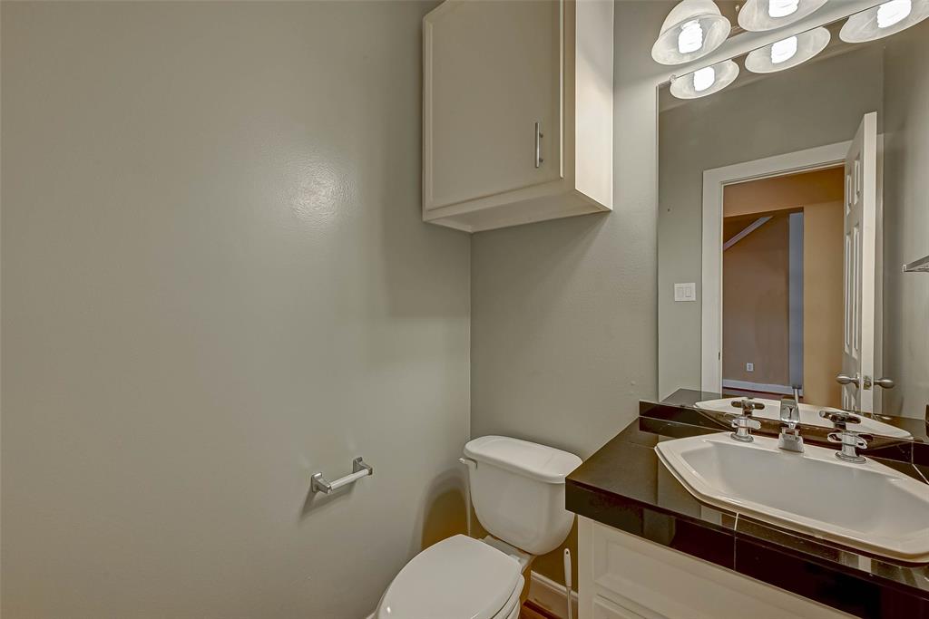 5654 2 Valerie Street, Houston, Texas 77081, 3 Bedrooms Bedrooms, 10 Rooms Rooms,3 BathroomsBathrooms,Single-family,For Sale,Valerie,74633508