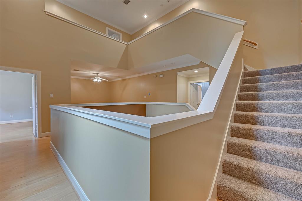 5654 2 Valerie Street, Houston, Texas 77081, 3 Bedrooms Bedrooms, 10 Rooms Rooms,3 BathroomsBathrooms,Single-family,For Sale,Valerie,74633508