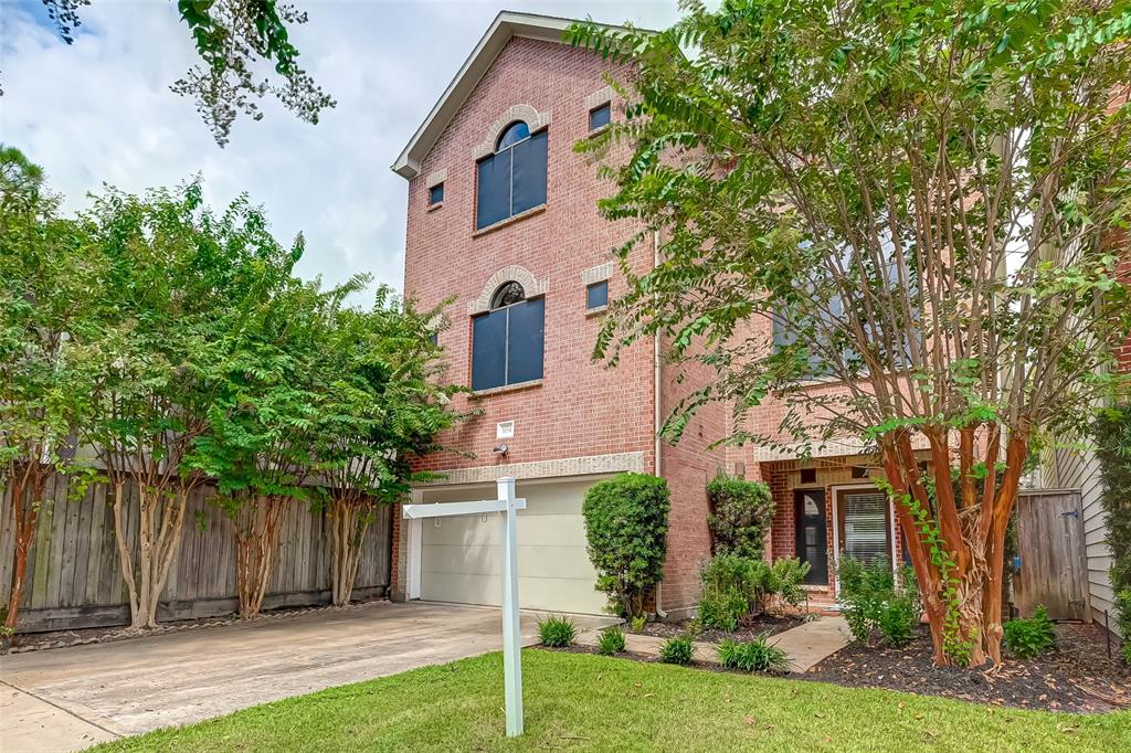 5654 2 Valerie Street, Houston, Texas 77081, 3 Bedrooms Bedrooms, 10 Rooms Rooms,3 BathroomsBathrooms,Single-family,For Sale,Valerie,74633508