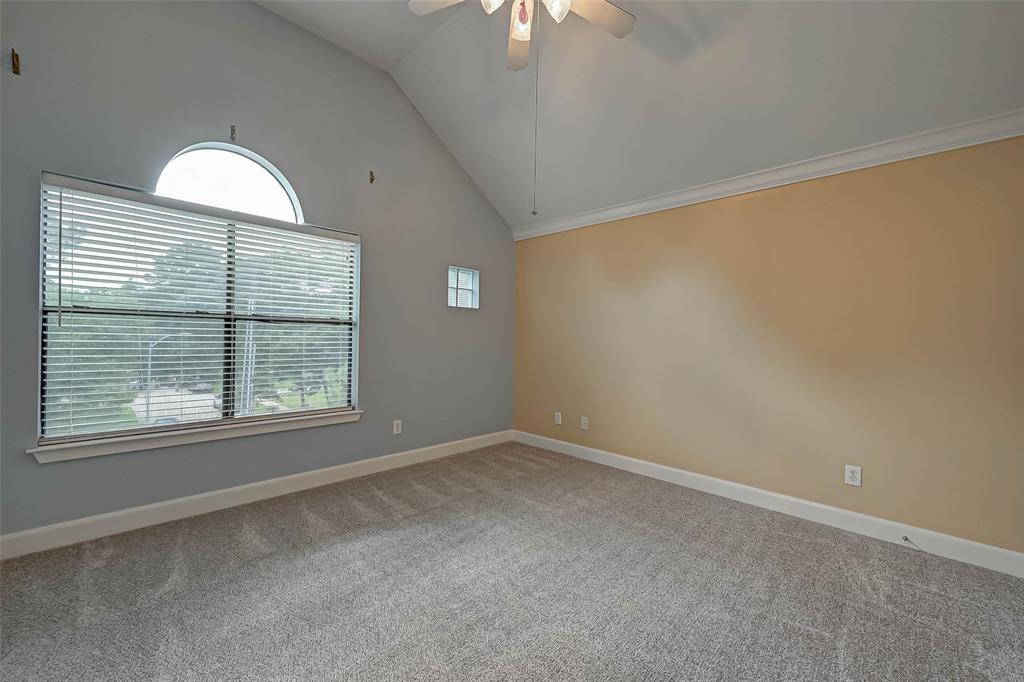 5654 2 Valerie Street, Houston, Texas 77081, 3 Bedrooms Bedrooms, 10 Rooms Rooms,3 BathroomsBathrooms,Single-family,For Sale,Valerie,74633508