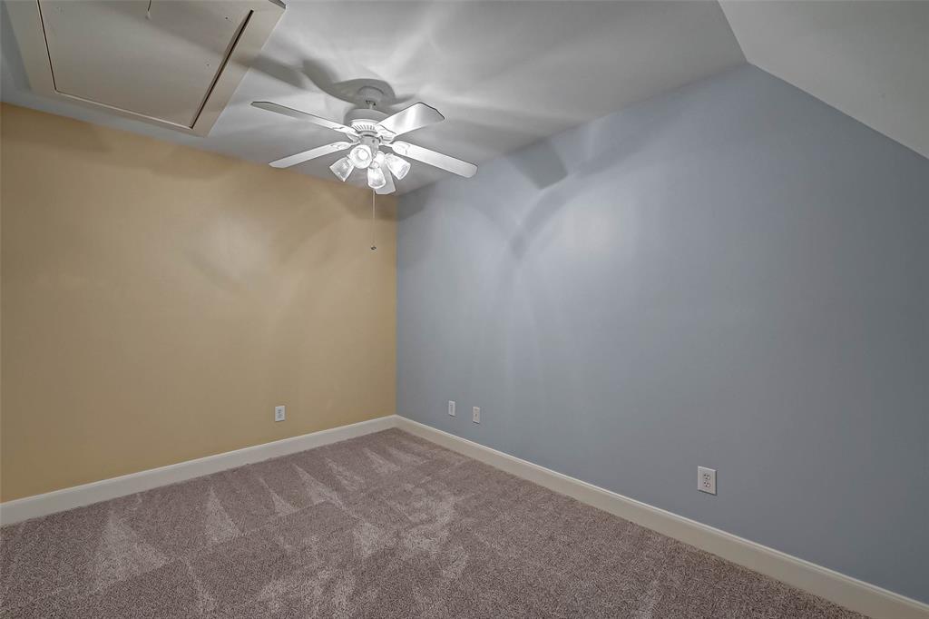 5654 2 Valerie Street, Houston, Texas 77081, 3 Bedrooms Bedrooms, 10 Rooms Rooms,3 BathroomsBathrooms,Single-family,For Sale,Valerie,74633508