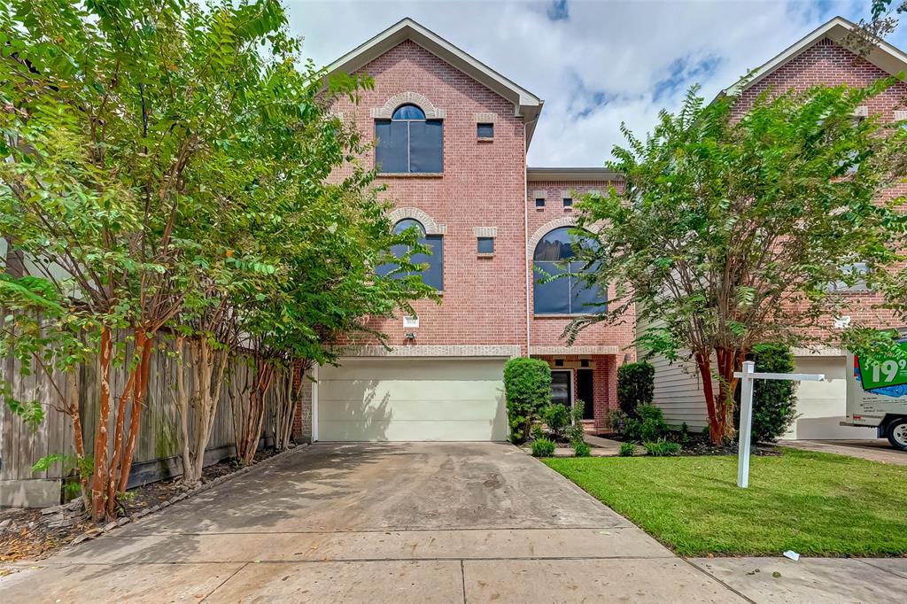 5654 2 Valerie Street, Houston, Texas 77081, 3 Bedrooms Bedrooms, 10 Rooms Rooms,3 BathroomsBathrooms,Single-family,For Sale,Valerie,74633508