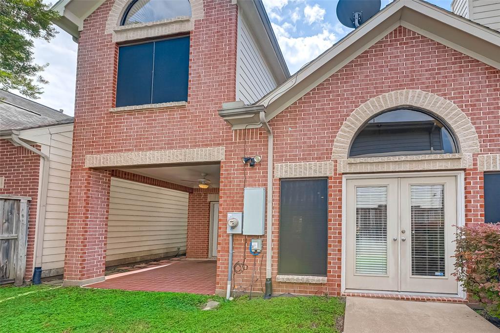 5654 2 Valerie Street, Houston, Texas 77081, 3 Bedrooms Bedrooms, 10 Rooms Rooms,3 BathroomsBathrooms,Single-family,For Sale,Valerie,74633508